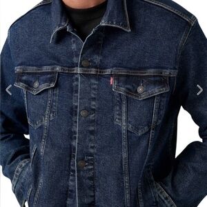 Levi’s Trucker Jacket Men’s Size XL Blue Dark Wash Denim Button Up Long Sleeves